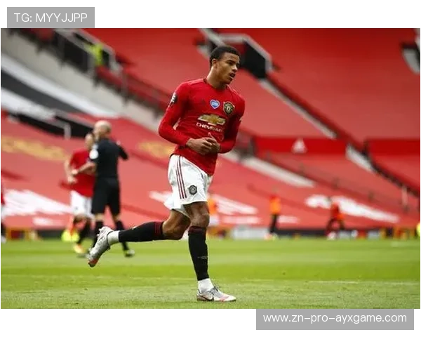 格林伍德反击中单挑后卫，低射直入死角：速度与精准的极致对话